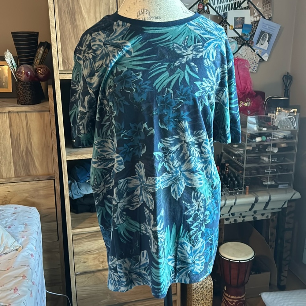Goodfellow Tropical Print Tee - Large
